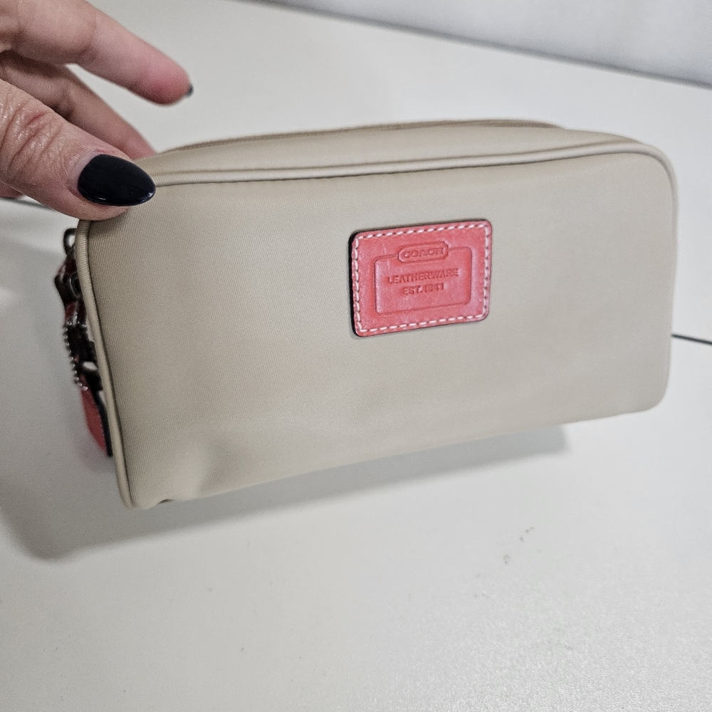 Coach pouch/ small dop kit - tan